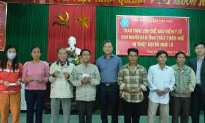 BHXH Việt Nam sẽ tổ chức 5 đoàn công tác tặng 2.500 thẻ BHYT cho đồng bào lũ lụt miền Trung